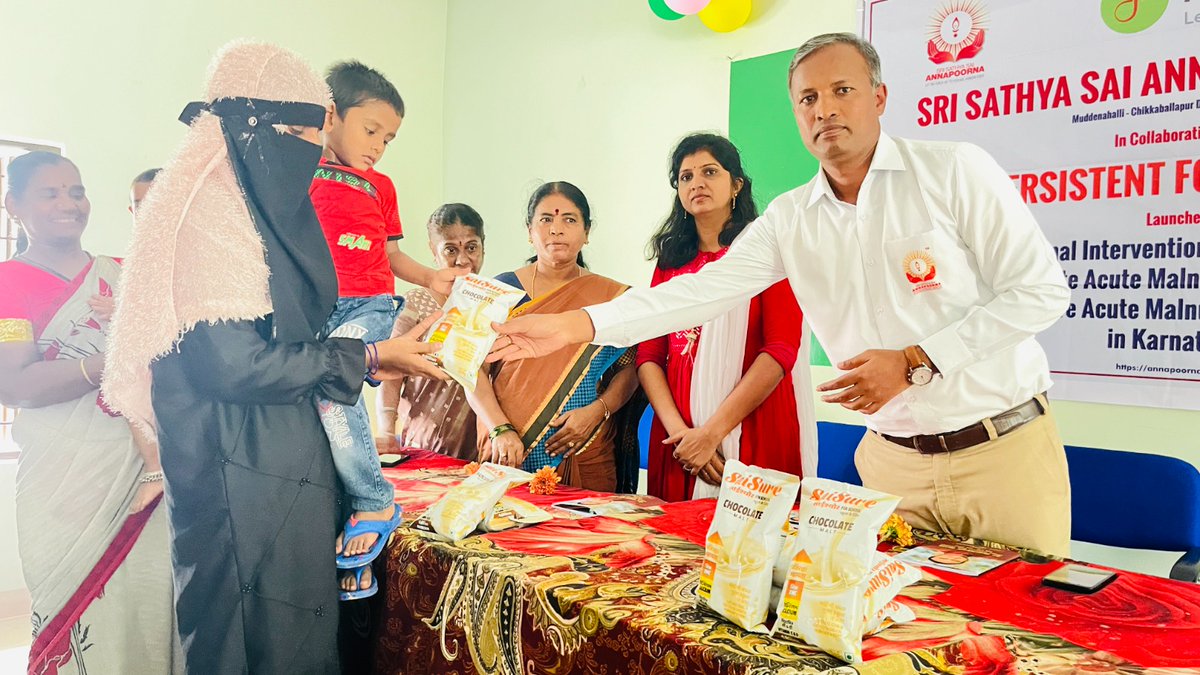 annapoornatrust's tweet image. Sri Sathya Sai Annapoorna Trust, in collaboration with Persistent Foundation of Persistent Systems, is continuing a drive to provide a nutritional health mix in the form of SaiSure to children who come under the category of SAM &amp;amp; MAM in Sidlaghatta Taluk of Karnataka.