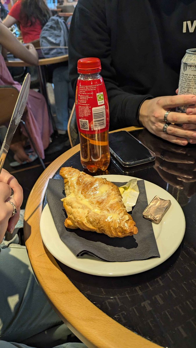 IVGOrch's tweet photo. Our second day at @Glasgowin2024 begins - we have a fleet of musicians descending on the city today and a rehearsal later on. 

On trips like this you learn things you can't unlearn about people... Flautist Abbie desecrates her croissants like this 🥐 https://t.co/H8GpGKjiwE