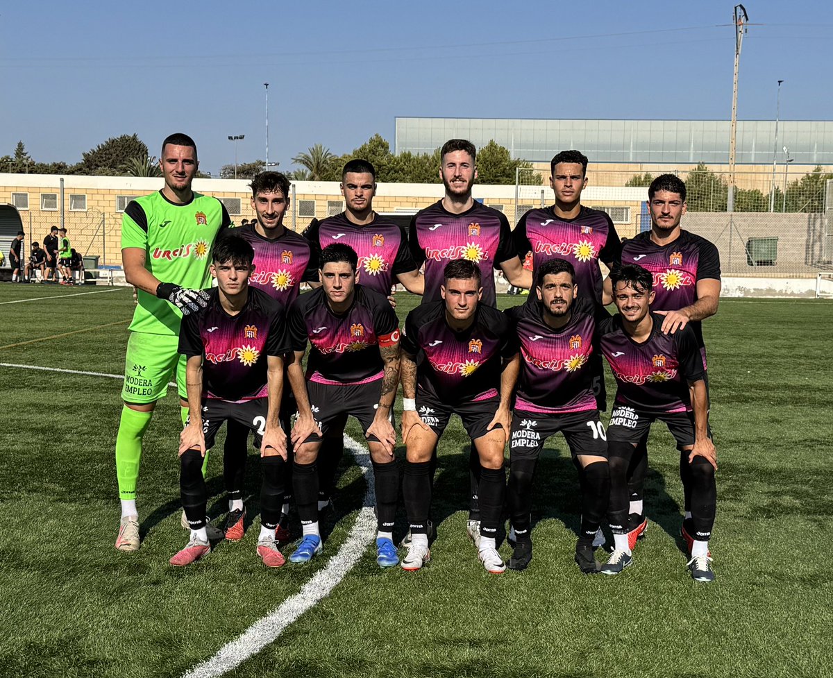 COPE_Lorca_'s tweet photo. Comenzó el partido en el Muñoz Calero.
🔵⚪️ @aguilas_fc 0
🔴🔴 @EGelpalmar 0
En el equipo grana juegan tres lorquinos @Alex_Pascual10 @AznarGimenez y Sergio Sánchez https://t.co/5yuojB8bT9