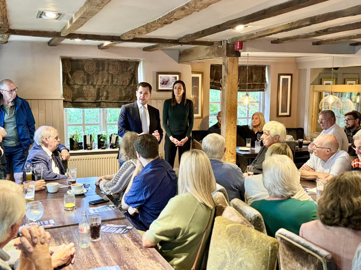 Delighted to host Conservative Party Leadership candidate <a href="/RobertJenrick/">Robert Jenrick</a> in Wokingham for a meeting with 60 local members. Great discussion on the future of conservatism and Robert’s plan to address Britain’s challenges with economic growth, immigration and public services.