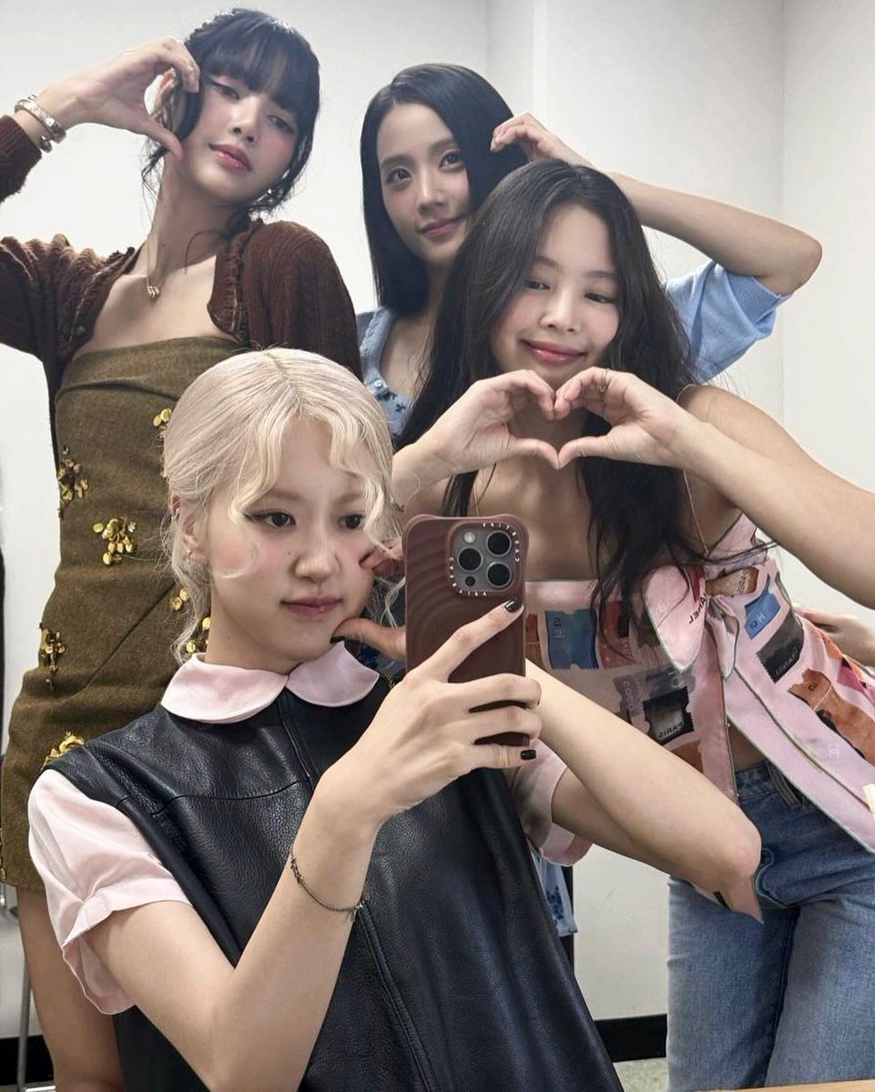 blackpink tweet media