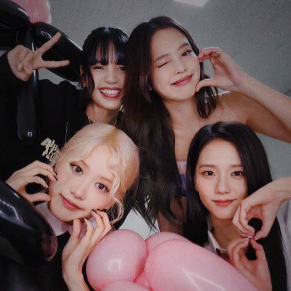 blackpink tweet media