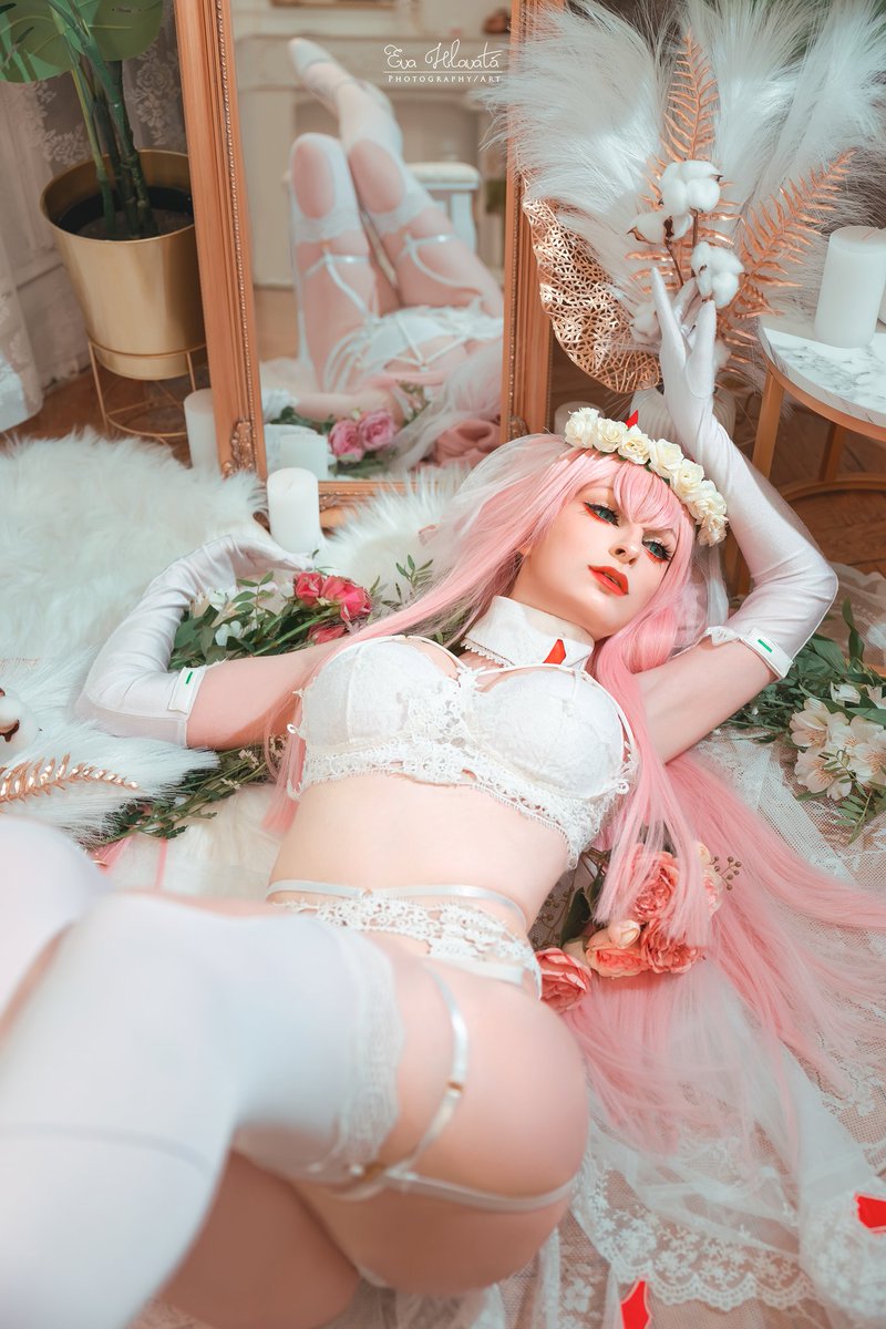 LenaCosplay's tweet photo. Glamour bride Zero Two Cosplay ❤️ whole photoset with 11HD photos Is avaiable to buy on my ko-fi shop 🙏#zerotwo #glamour #Cosplay https://t.co/hh4VM7ffBv