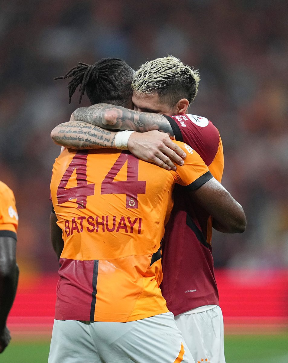 ASLAN22uA59's tweet photo. Günaydın büyük GALATASARAY taraftarı
🦇 We have 𝗕𝗔𝗧𝗦𝗠𝗔𝗡, they don’t! 🙌
💛❤️🦁💪 #GSvHTY #GSvsHTY #Batshuayi #Batman @mbatshuayi @GalatasaraySK https://t.co/hgpBhL5xxD