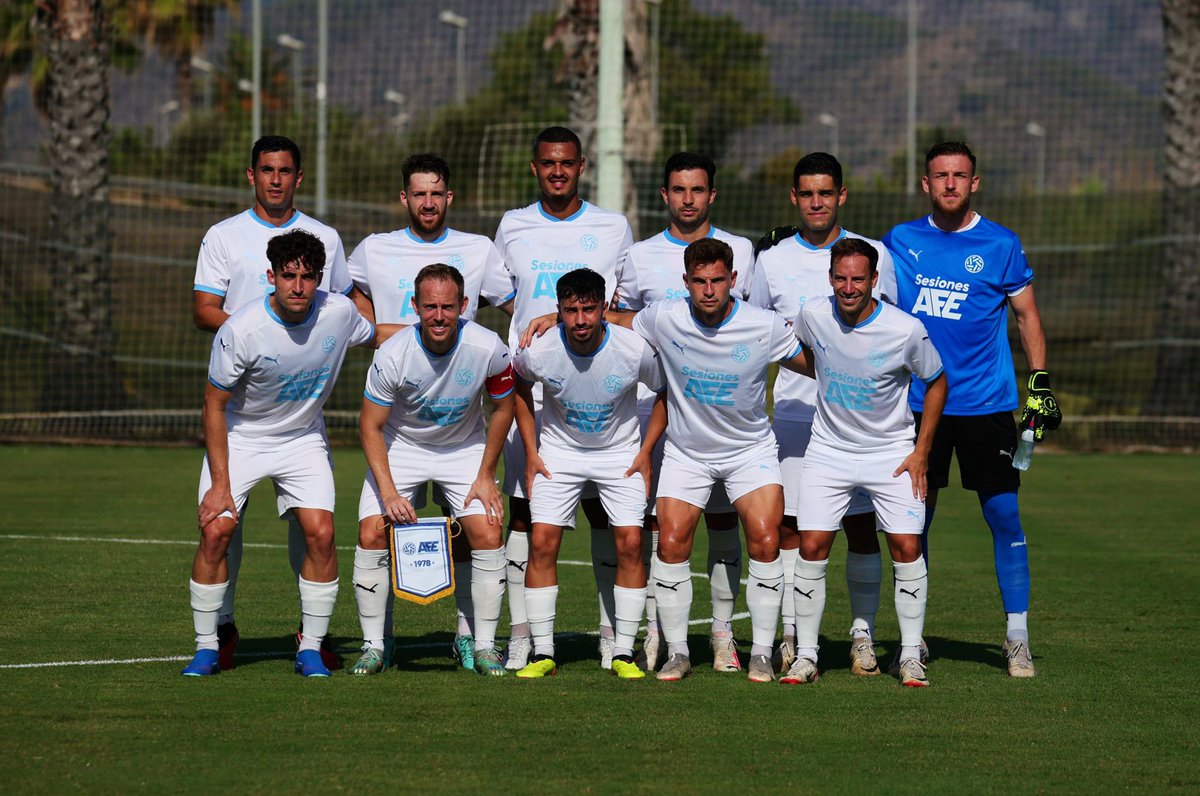 💥COMIENZA EL TRIANGULAR💥

PRIMER PARTIDO (45’)
⚔️ Selección #AFEFútbol 🆚 <a href="/CD_Eldense/">CD Eldense</a> 

13. Yari
3. <a href="/feliperch6/">Felipe Chacartegui</a> 
6. <a href="/valiente_6/">Valiente</a> 
8. <a href="/MarcGrau10/">Marc Grau</a> 
9. <a href="/10_Garri/">Ivan Garrido</a> 
10. <a href="/_ivaneh/">Ivan Elena</a> 
18. <a href="/_antonio1999/">Antonio Fernández</a> 
27. <a href="/ManuAleman__5/">Manuel Jesús Alemán Vélez</a> 
28. Álex Benítez
29. <a href="/julio_jd10/">Julio Delgado</a> 
30. <a href="/91nietodani/">Dani Nieto</a> 

🔴🎥
