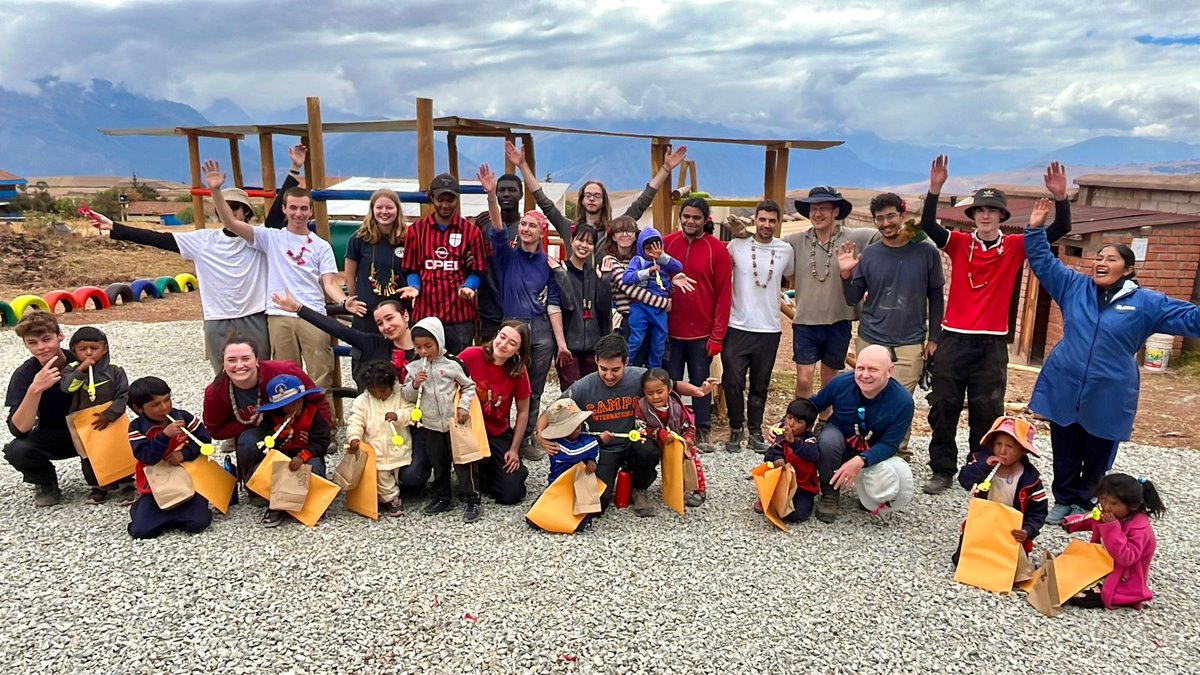 🌸 #TeamAlheli received a warm welcome at the school in #CampMaras.  The team have already started working on plastering walls of the school library  📚 #campseffect <a href="/CampsInt/">Camps International</a>