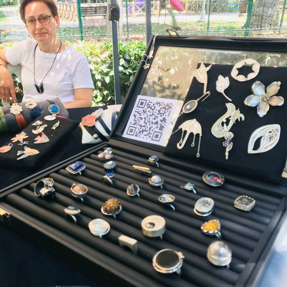 Kadıköy Moda’da Potlaç Kadın Emeği Pazarı Devam Ediyor!🥳

Eylül ayı sonuna kadar her cuma, cumartesi ve pazar günleri saat 12:00-21.00 arası açık. Standlarımızı gezebilir, üretici kadınlara destek olabilirsiniz.🛍💜
#potlaçkadınemeğipazarı #alışverişfestivali #kadınemeğipazarı