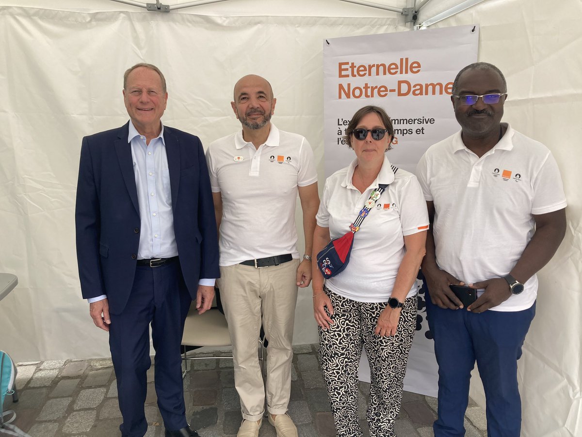 Michel_S_A's tweet image. 1 belle médaille 🥇 pour la 🇫🇷 🤾 venez vivre de beaux moments il reste de la place @mairie15  et pendant les mi-temps des animations @eternelleND @AmbOrange @OrangeIDF merci @Paris &amp;amp; @Philippe_Goujon 

#TousConnectés à #Paris2024 avec Orange