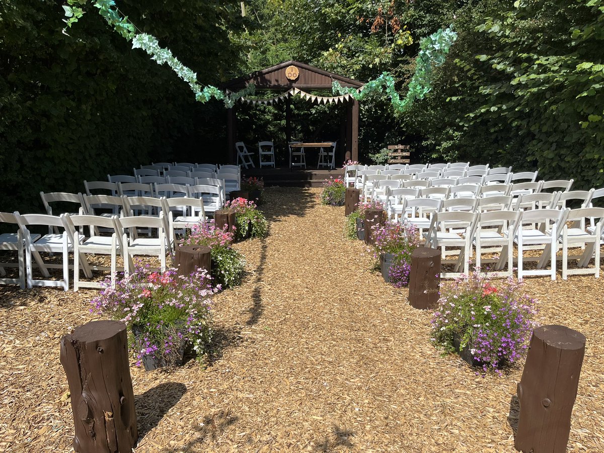 SPJTopNote's tweet image. This afternoon I met a lovely couple who have booked me to be their celebrant and wedding pianist for their wedding next year at the fabulous Wroxeter Hotel. Nestled between Shrewsbury and Telford, with the stunning Wrekin Hill as a backdrop, it’s going to be a truly magical day!
