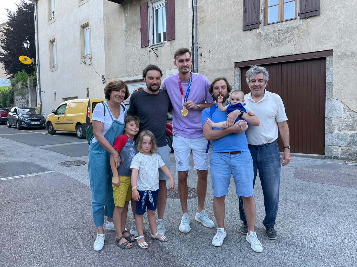 Sylvie Brunet (@syl_brunet) on Twitter photo Bravo à <a href="/jeanpatry9/">Jean Patry</a> enfant de nos Cévennes à Vialas et à l'équipe de Volley française doubles champions olympiques !
Magnifique exploît Bravo à <a href="/jeanpatry9/">Jean Patry</a> enfant de nos Cévennes à Vialas et à l'équipe de Volley française doubles champions olympiques !
Magnifique exploît