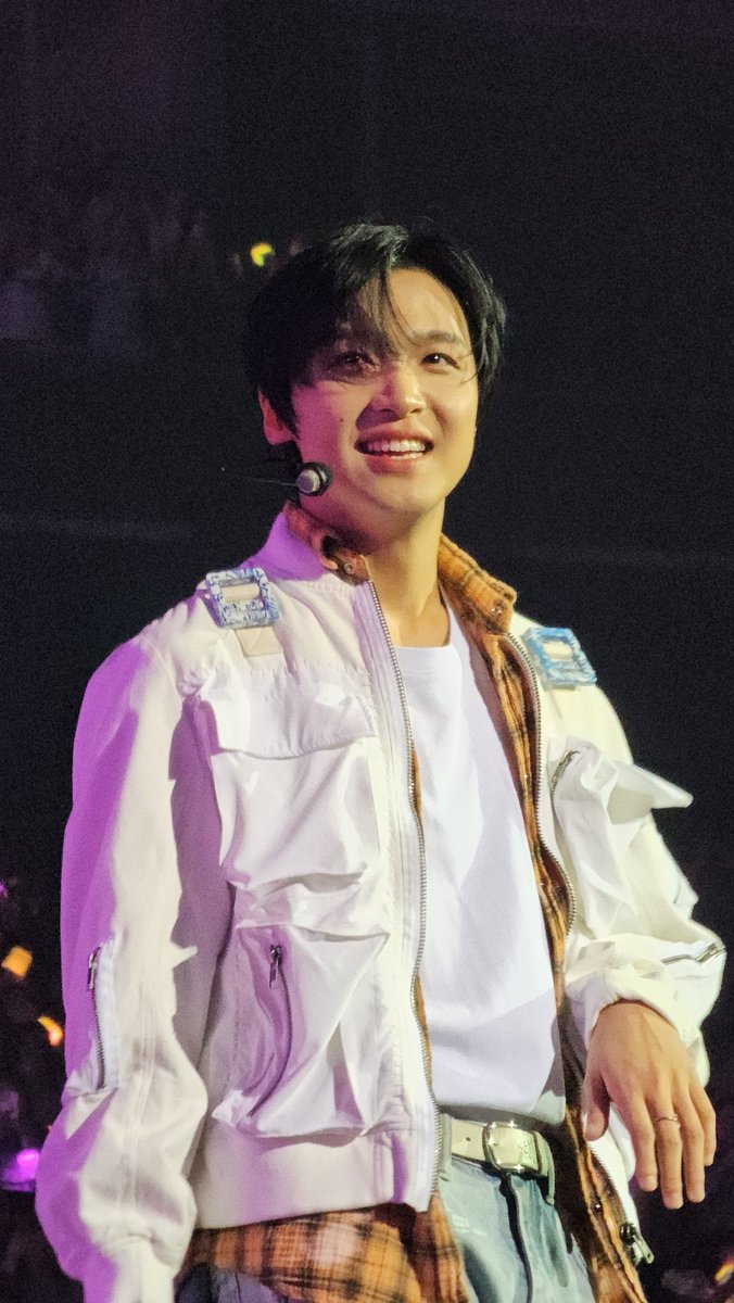 haecful's tweet image. haechan’s smile is the best healing