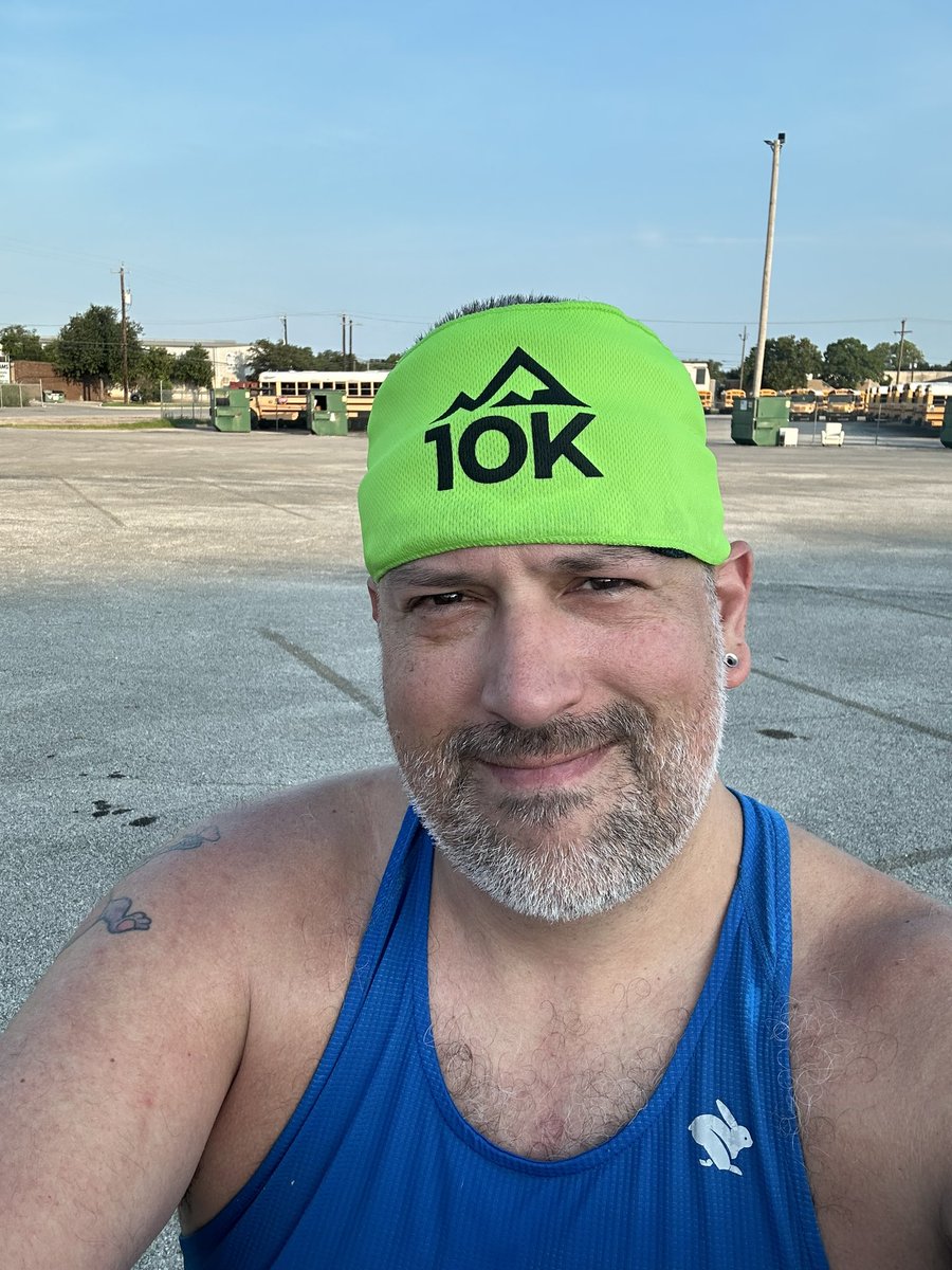 Getting ready for the <a href="/Dreamforce/">Dreamforce</a> Steps Challenge and Fun run 5k with my new <a href="/10Kview/">10K</a> headband from <a href="/WITnessSuccess/">WITness Success Conf</a> . Register for the challenge at forms.gle/ksRf3mtWbSC1ZA…