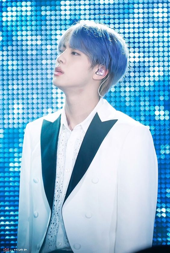 V_Jin_army_love's tweet photo. 自分を愛する事の大切さを私に教えてくれたとても大切で素敵な曲

Epiphany 6周年✨
ジンくん♡おめでとう

#6YearsWithEpiphany
#에피파니_석진이의_명품보이스_6주년 
#빛나는_석진이_소중한_에피파니_6주년 https://t.co/sRAsSx3Lom