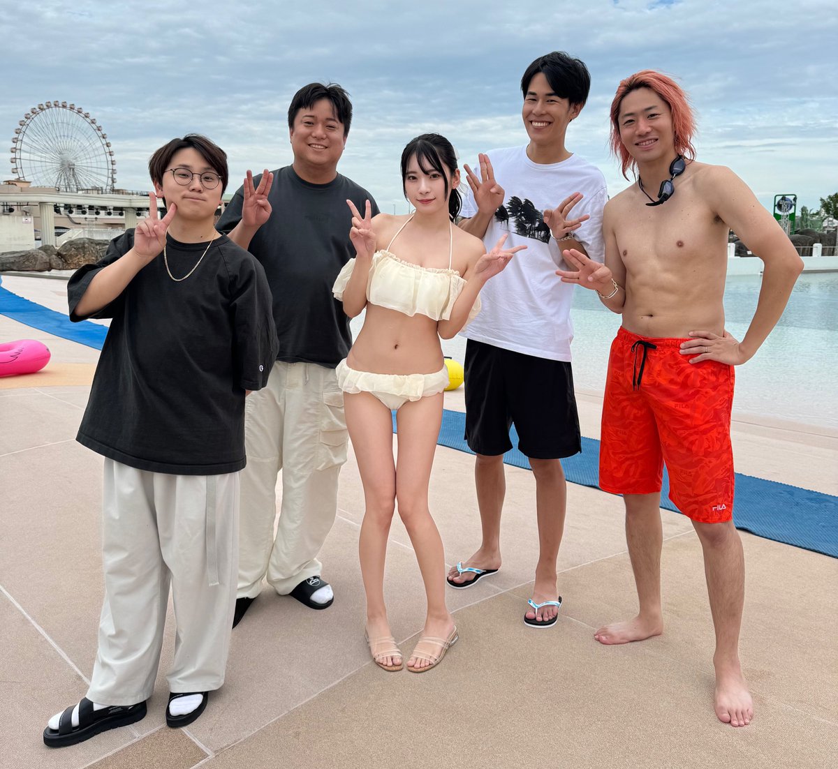 【 お知らせ 】
東海オンエアさんの動画に紅羽りおも出演させて頂きました！
美少女がおじさんに変わっていく…？！

プールで遊んだの何年ぶり…？って位だったのですごく楽しかったです笑
観てください \♪♪/ https://t.co/CGHxIQ6ABQ