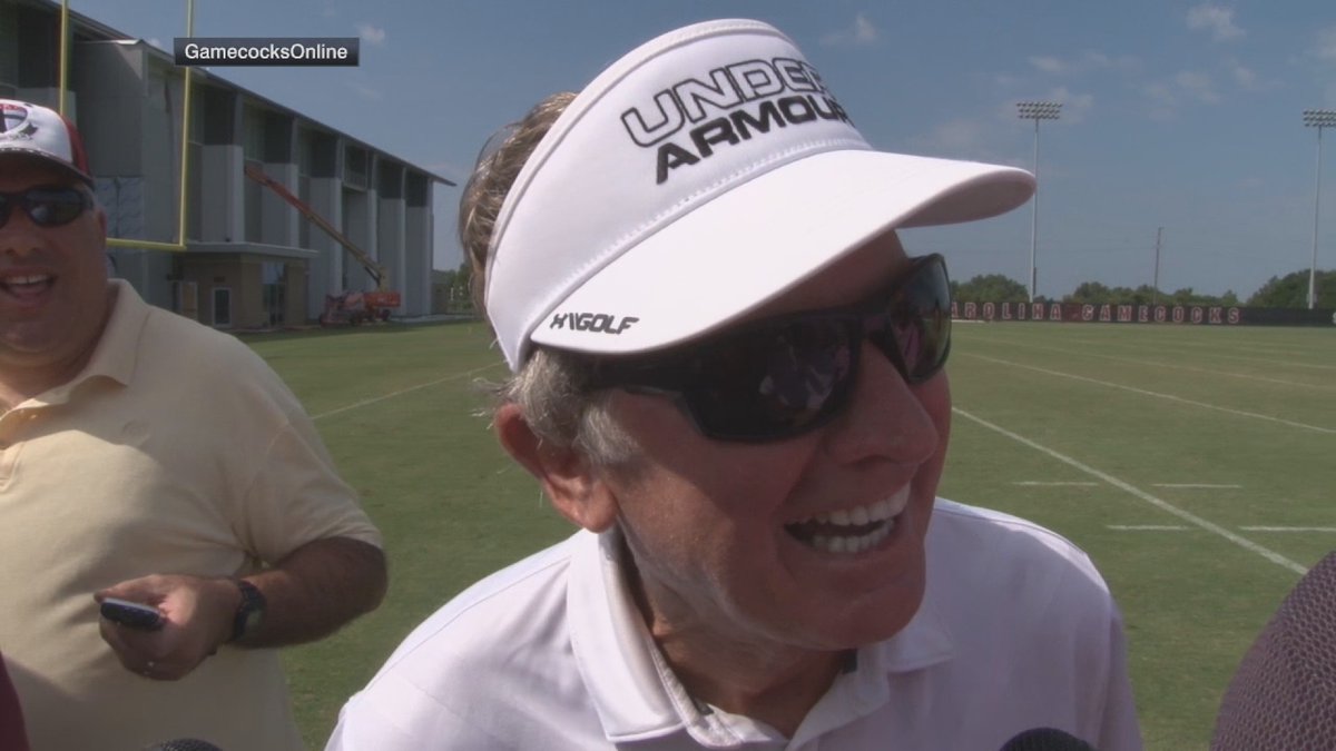 CSOonX's tweet image. Steve Spurrier's Top 5 zingers of all-time: 😂

#5: "I sort of always liked playing (Georgia) that second game because you could always count on them having two or three key players suspended."

#4: "I know why Peyton (Manning) came back for his senior year. He wanted to be a…