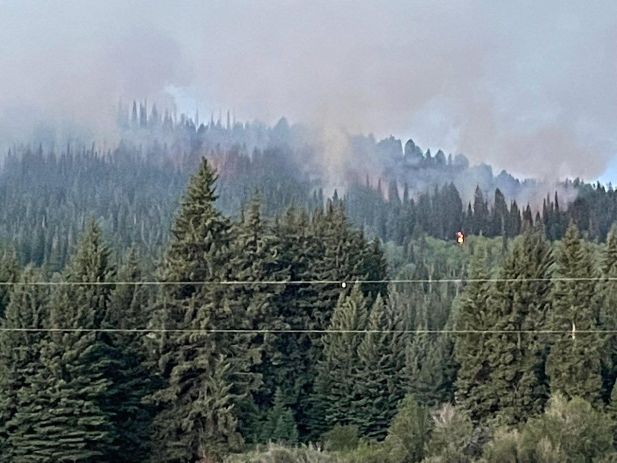 SheriffSublette's tweet image. 8/10/24 6:30am

There is a new forest fire started last evening at Merna Butte off of Horse Creek Road. Fire crews are on scene and forest service fire crews are on the way. 

Evacuations possible SCSO &amp;amp; SCEMA will update the public as we get new information. 

 #SCEMA #SCSO