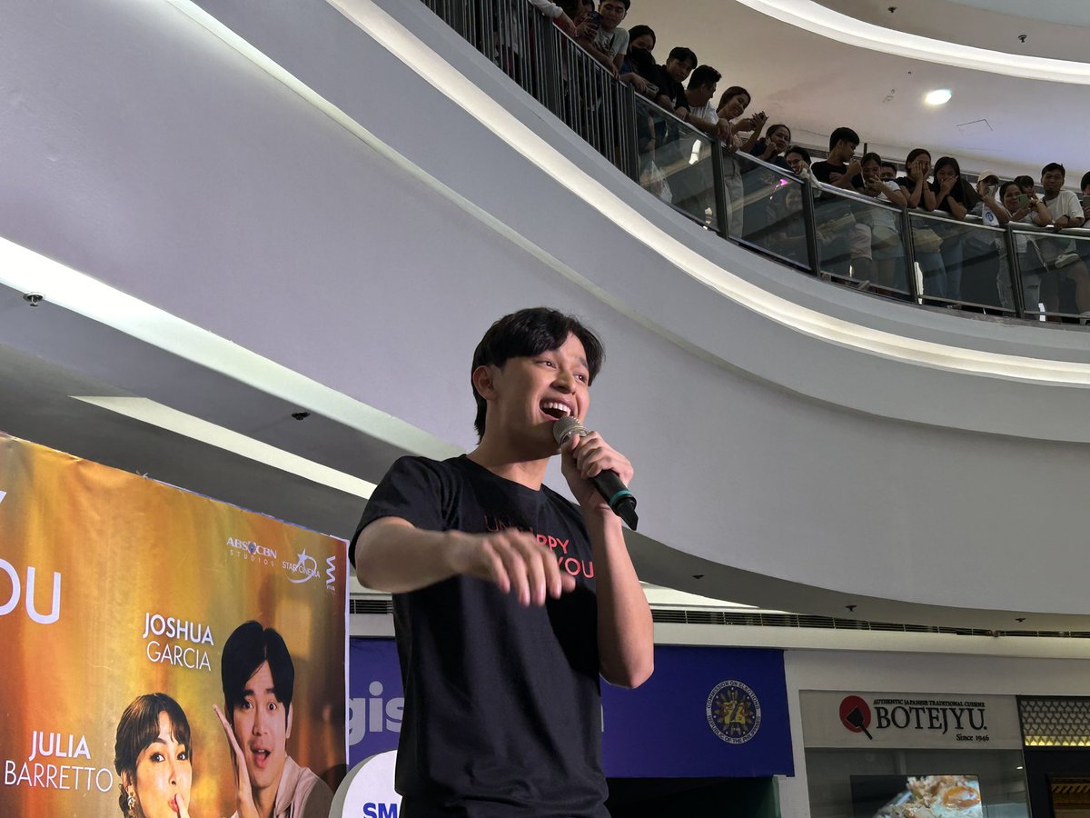StarCinema's tweet photo. Isang pakilig na performance from #UnHappyForYou’s Aljon Mendoza! 

‘Un/Happy For You | EXCLUSIVELY IN CINEMAS THIS AUGUSY 14! https://t.co/9ODKQhnb21