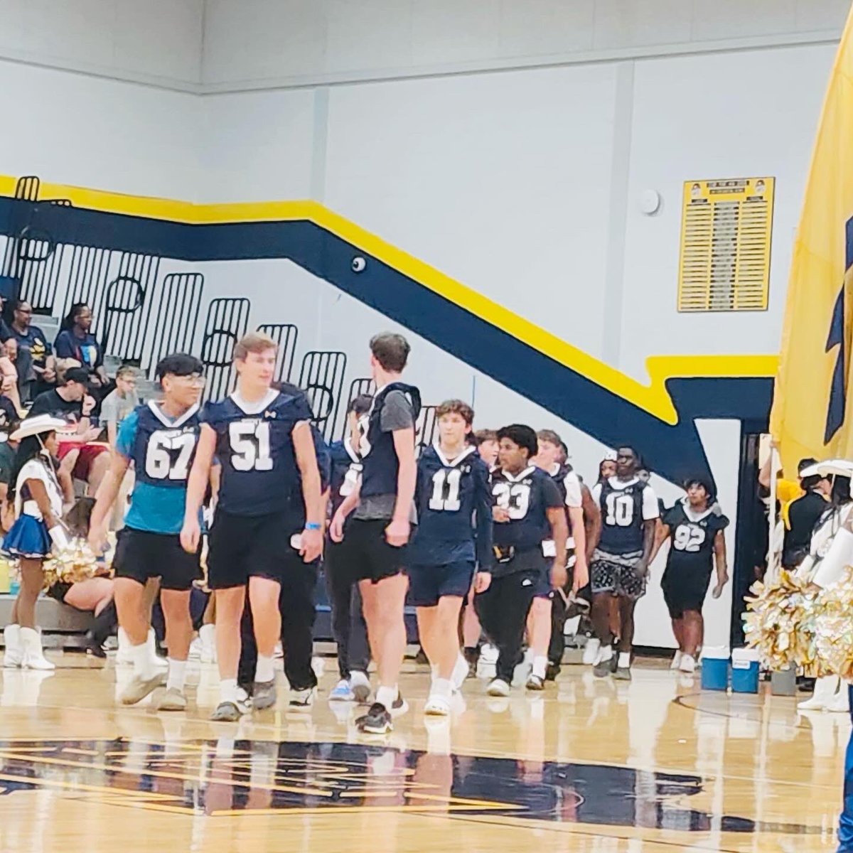 stpfootballbc's tweet photo. TIGER NATION | Thank you for supporting POINT Football at our welcome back evening of celebration! Football season is just around the corner &amp; we can’t wait to see you all in the stands! #MeettheTiger #SilverJubilee #sTp25 #StonyPointFootball #24Ours https://t.co/LypeAGQLu4