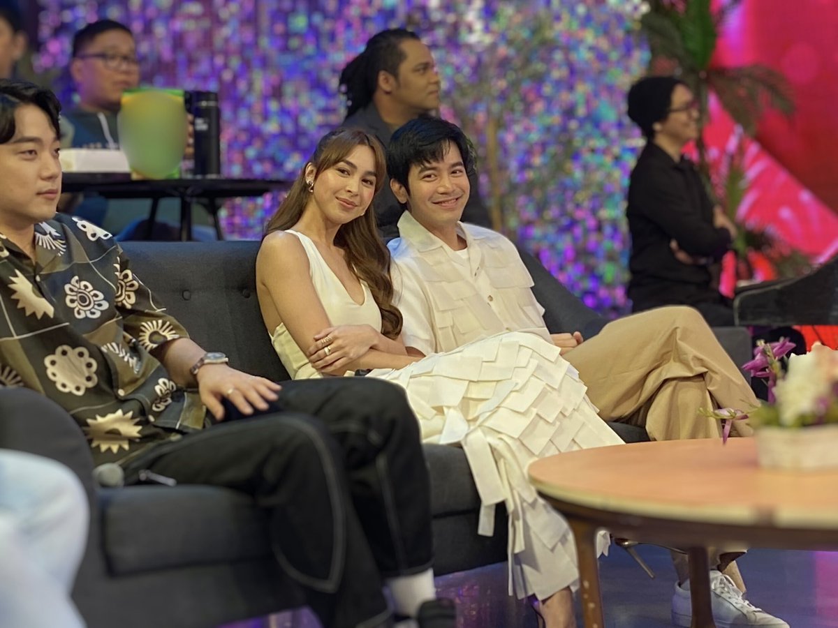AlainFaustino's tweet photo. Joshlia 

#Joshlia #JoshuaGarcia #JuliaBarretto #UnhappyForYou #ShowtimeFunBansa https://t.co/meTIuveFST