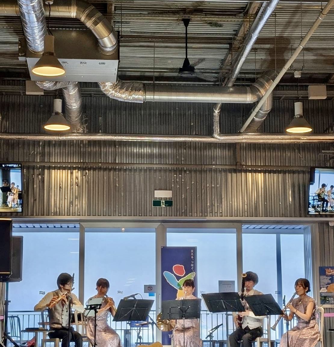 amiclpf's tweet image. よこすかポートマーケットSun Set Live、✨ありがとうございました❣️
150名程ご来場😭お客様の笑顔とあたたかいお言葉をたくさんいただき、音楽の時間を共有したことを実感して感無量でした。
大学時代に結成してメンバー1人も変わらず、関東、関西、九州で離れていても一緒に演奏出来る仲間、、幸せ😭