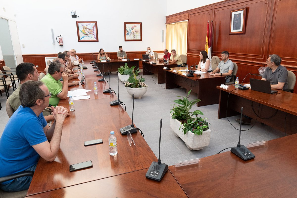 SerComsermancha's tweet photo. 📢 Comsermancha pide a los ayuntamientos actualizar las tarifas para equilibrar gastos e ingresos. 📢
📈 Detalles en: https://t.co/EN0XdwNfqq

#Comsermancha #Tarifas #Gastos #Ingresos #Ayuntamientos https://t.co/8rS7WR1wnn