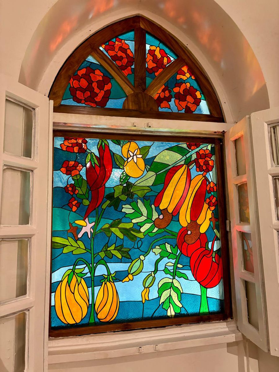 Vice Consul Joel Adsett was thrilled to be down at <a href="/SunaparantaGoa/">Sunaparanta Goa</a> for the launch of art exhibition ArQhive: Early-Modern-Contemporary Visions.
 
We are happy to support the work of Keg de Souza, an 🇦🇺 artist of #Goan ancestry.
 
Her 🖼️ will be on display until 2 Nov, 2024.