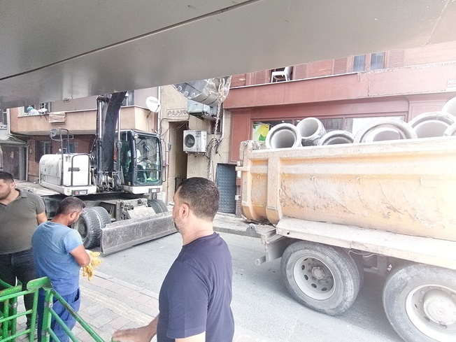 Teşekkürler İSKİ.
YAZIŞMALARDA BÜYÜK ROL OYNAYIP RUHSATLARIN GÜNÜ BİRLİK İMZALARINDA ETKİSİ OLAN Sefine Öztklc HANIMA, İSKİ ŞUBE MÜDÜRÜMÜZ NACİ BEYE VE MUHTARLIK İŞLERİ MÜDÜRÜMÜZ ALİ ÖZTÜRK BEYE TEŞEKKÜR EDERİM.