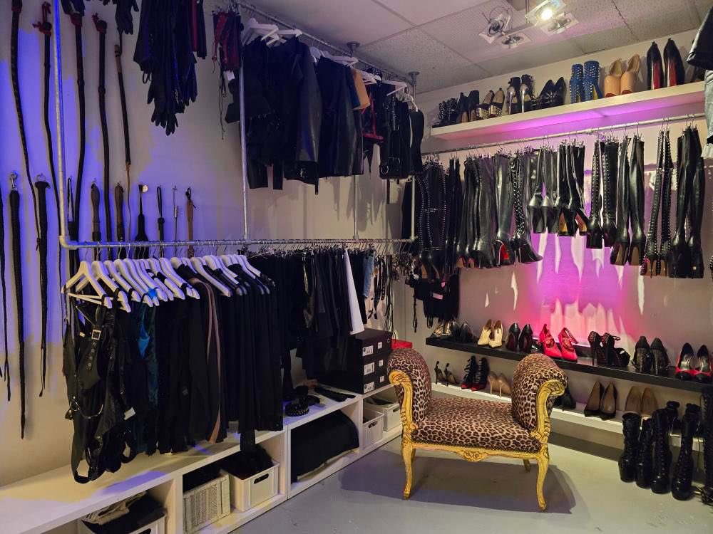 StudioNo1Dk's tweet photo. End result 🤩

Studio No.1 - powered &amp; owned by MistressNo.1

More info at https://t.co/70f6JjYKV8

@StudioNo1Dk @BackingNo1 @ReallifeFemdom #missnr1dk #bdsmslave #bdsmcommunity #bdsm #dommes #femdom #femalesupremacy #Mistress #mistressworship #danishfemdom https://t.co/JVRBUqfyJR
