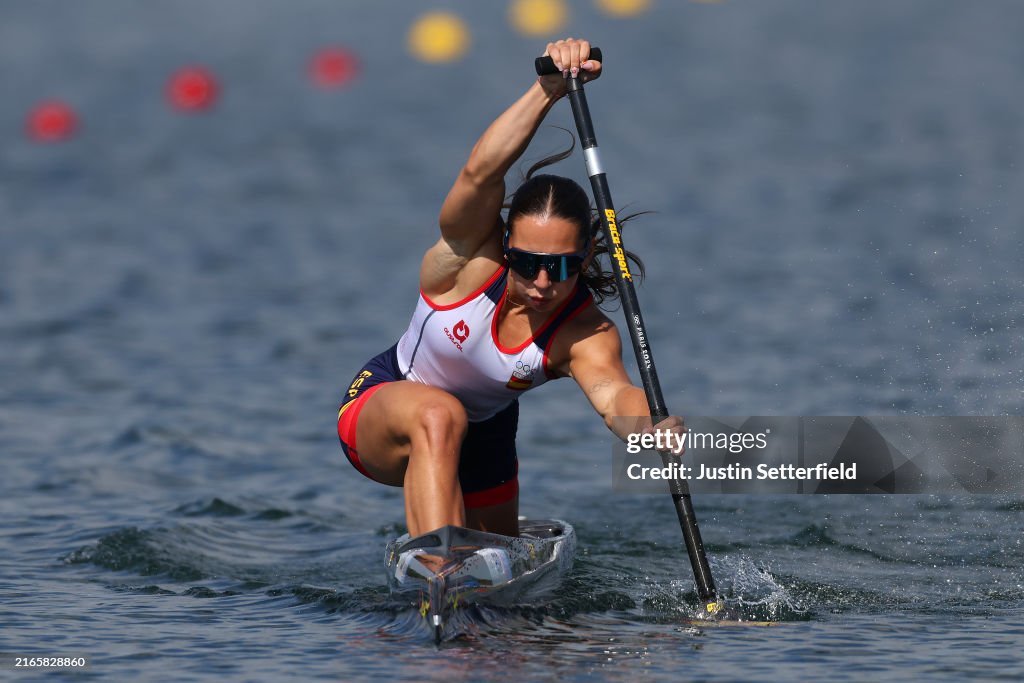 🛶 C1 200m Piraguüismo | #JuegosOlímpicos 

𝐀𝐍𝐓𝐈́𝐀 𝐋𝐔𝐂𝐇𝐀𝐑𝐀́ 𝐏𝐎𝐑 𝐋𝐀𝐒 𝐌𝐄𝐃𝐀𝐋𝐋𝐀𝐒
🇪🇸 3ª Antía Jácome

🔷 La palista española pasa a la final y podría optar a colgarse un metal y mejorar su posición en Tokio 2020

#Paris2024 #CanoeSprint #Olympics