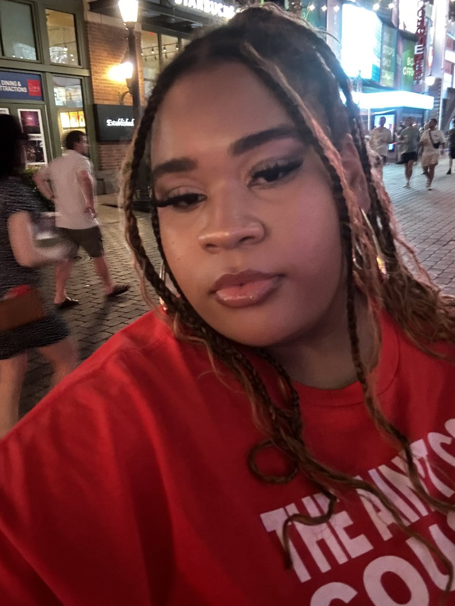 Beefing wit who??

.
.
.
#BINIverse_TheCanadaTour #Gorgeous #GOLD #plussize #Paris2024 #LasVegas