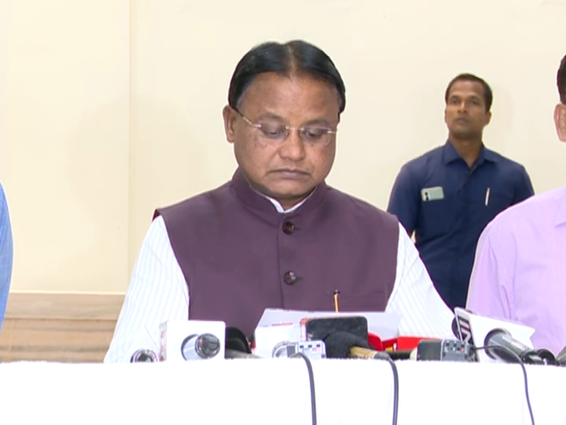 badakhabarnews's tweet image. ଓଡ଼ିଶାକୁ ୬ଟି ରେଳ ପ୍ରକଳ୍ପ ମିଳିଥିବାରୁ ଧନ୍ୟବାଦ ଦେଲେ ମୁଖ୍ୟମନ୍ତ୍ରୀ
ଏହା ଓଡ଼ିଶାର ବିକାଶ ଧାରାକୁ ଆଗକୁ ନେବ କହିଲେ ମୁଖ୍ୟମନ୍ତ୍ରୀ
'କଳାହାଣ୍ଡି, ନବରଂଗପୁର, ମାଲକାନଗିରି, କେନ୍ଦୁଝର, ମୟୂରଭଂଜକୁ ଲାଭ ମିଳିବ'  '#CMMohanMajhi #RailProject #badakhabar