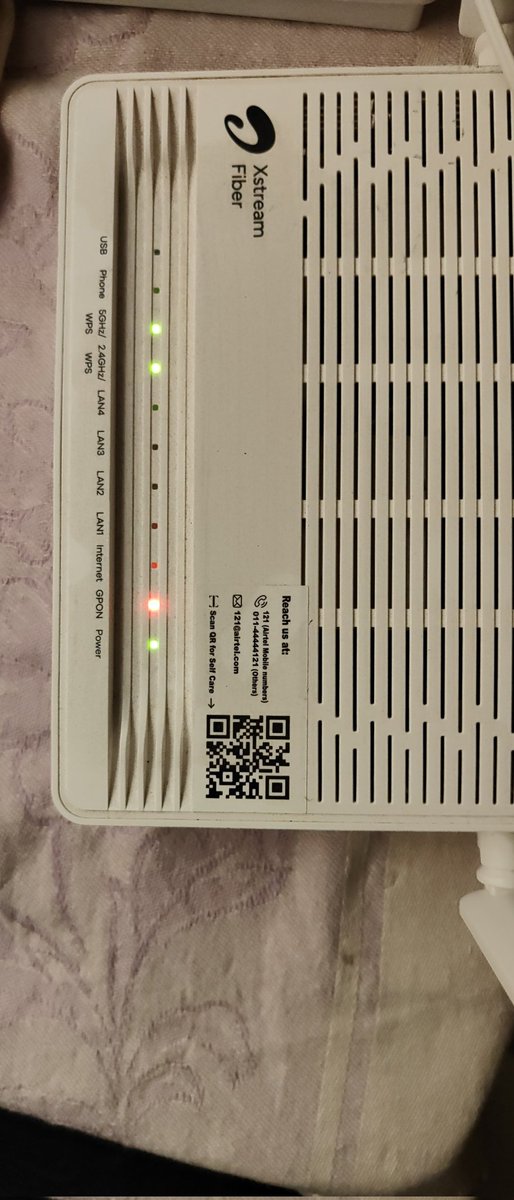 askvarun_'s tweet photo. @airtelindia Wi-Fi still down despite countless calls saying it's fixed. Is this a joke? 

Wasting precious time and patience. #AirtelFails #BadService #FixItNow https://t.co/wgkHhvwhhs