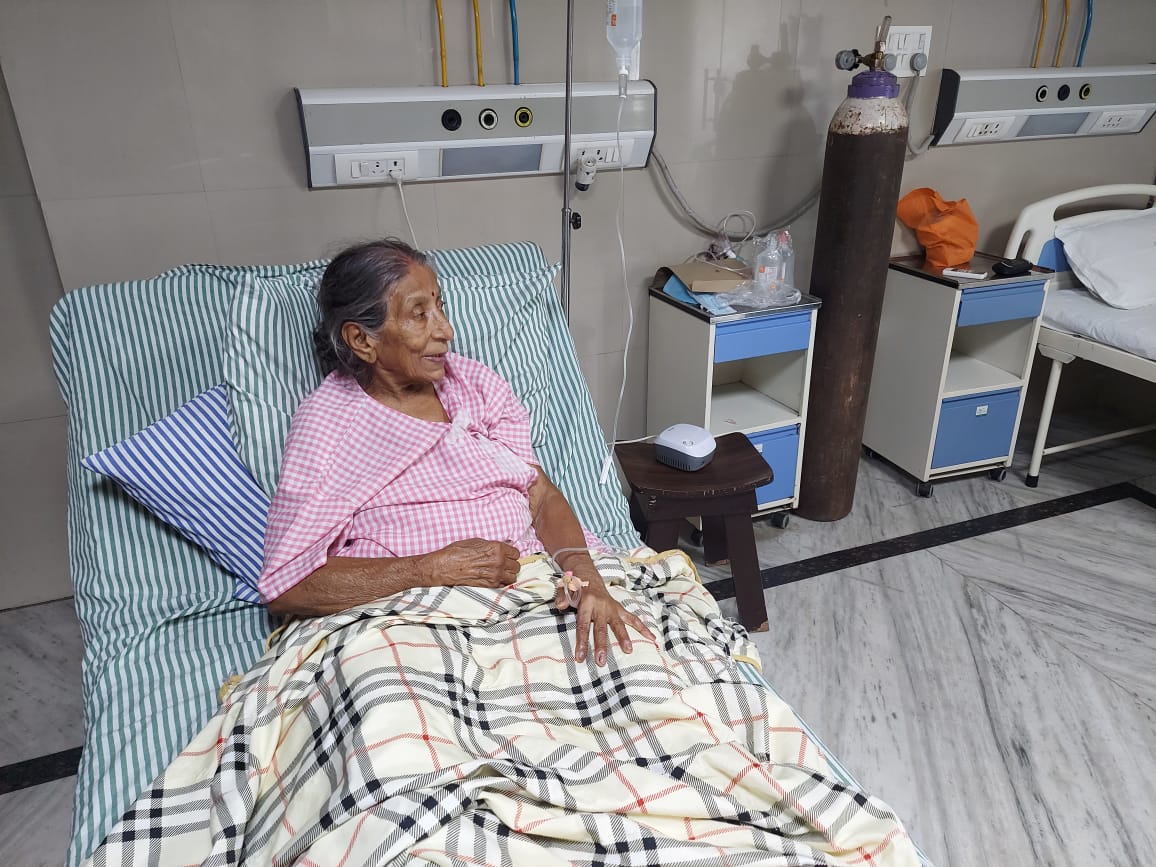 rmulko's tweet image. My 78-year-old mother endured a challenging recovery from a complex subtrochanteric fracture that required surgery. Despite the ordeal, her spirit remains incredibly strong, as evident in this photo. A special thanks to City Hospital &amp;amp; Trauma Centre, Alambagh, Lucknow.