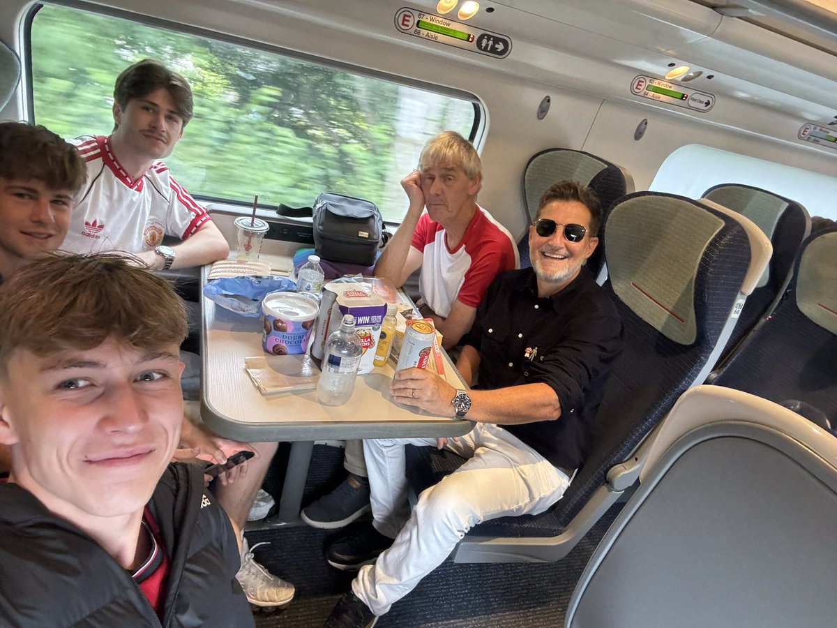 leeavy's tweet photo. En route to Wembley again with a blend of vast experience,youth & precocious talent, to take on our ikkle noisy neighbours in the curtain raiser #MiniDerby
Whatever the score, we already won the Jackpot in May to get here! 💥🙏
#HesARedNotABlueHesMainoo 😎
#MUFC 🇾🇪
#UTFR 💪 https://t.co/HKFwKrTD99