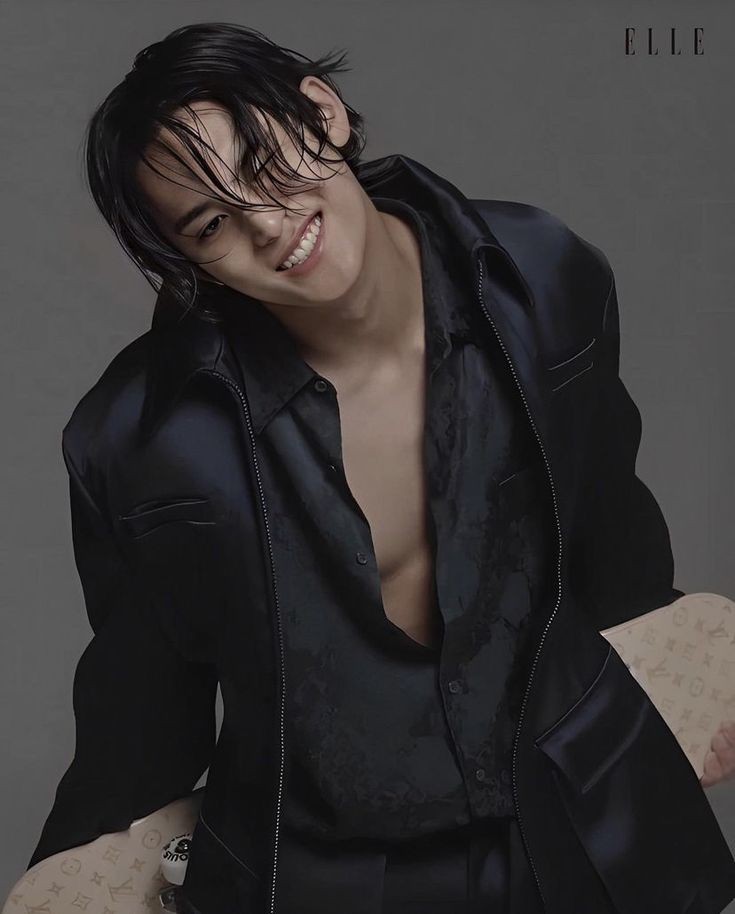 Maybe having an ex lover who's a famous idol wasn't that bad at all, or maybe it is?

08.11.2024 at 8PM
@/zeliyaau on Tiktok