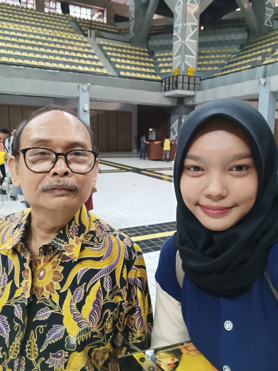 Syaaazd's tweet image. Dapet konsum dari pa dibyo ges🤓😆