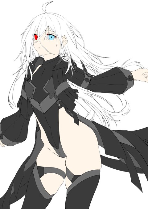 白髪オッドアイとか最高やんやっぱうちの子可愛い😊 