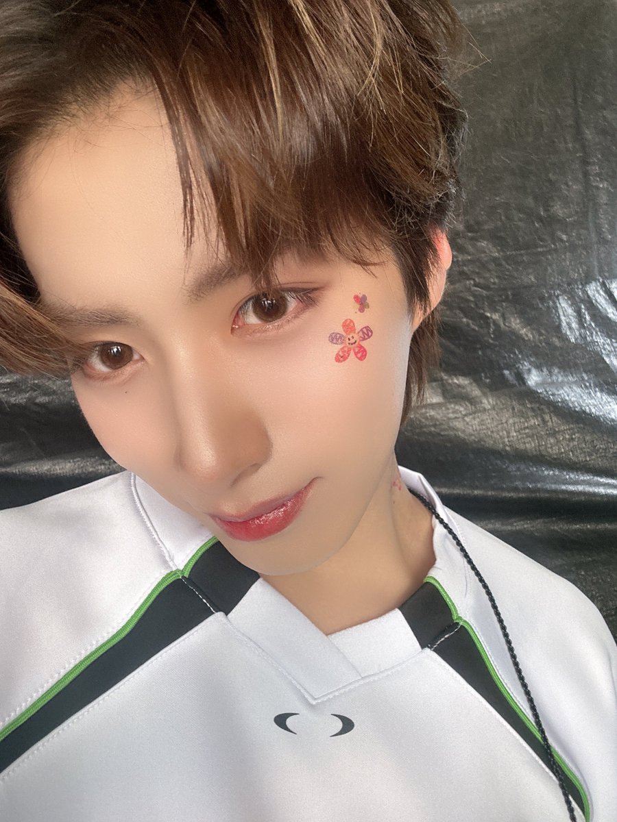 official_ONEUS's tweet photo. [#시온]
대전 워터밤까지 끝👏🏻👏🏻 달님들 덕분에 올 여름 시온하게 보내고 있어요🔫 마지막 여수에서 만나!
오늘도 너무 많이 사랑해 우리 달님들🌏💜🌙 https://t.co/j0PQpTKx8P