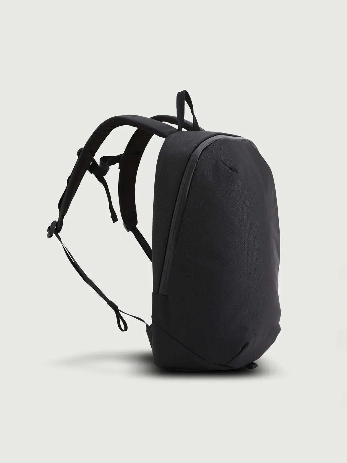 SPACE AGE TECHNOLOGIES incaseのおまけ付きです！ Incase(インケース)】“少ないほど自由”という発想から誕生最小