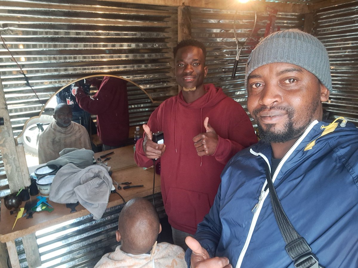 Today, I had the pleasure of meeting Marcelo from Mozambique 🇲🇿. Despite not having a bank account, he's found a way to innovate and empower his business. Marcelo now accepts Bitcoin payments at his barbershop. 

Africa needs #Bitcoin, and #Bitcoin needs Africa 

<a href="/BitcoinEkasi/">Bitcoin Ekasi</a>