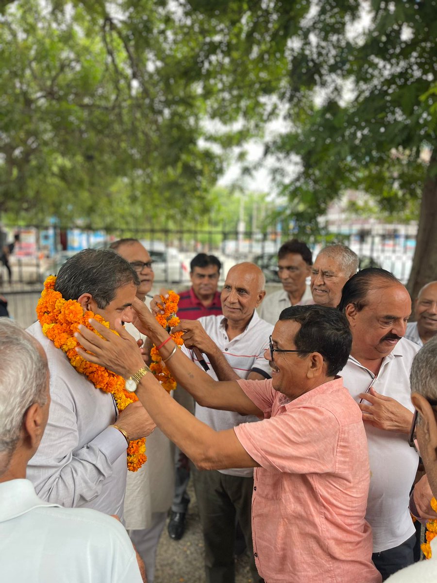 Ajay Gaur(मोदी का परिवार) tweet media