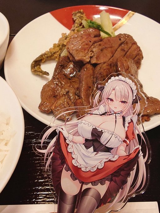 帰省道中 紅葉ちゃんと仙台牛タン🐮
明日からコミケの方は楽しんで🙌✨ 