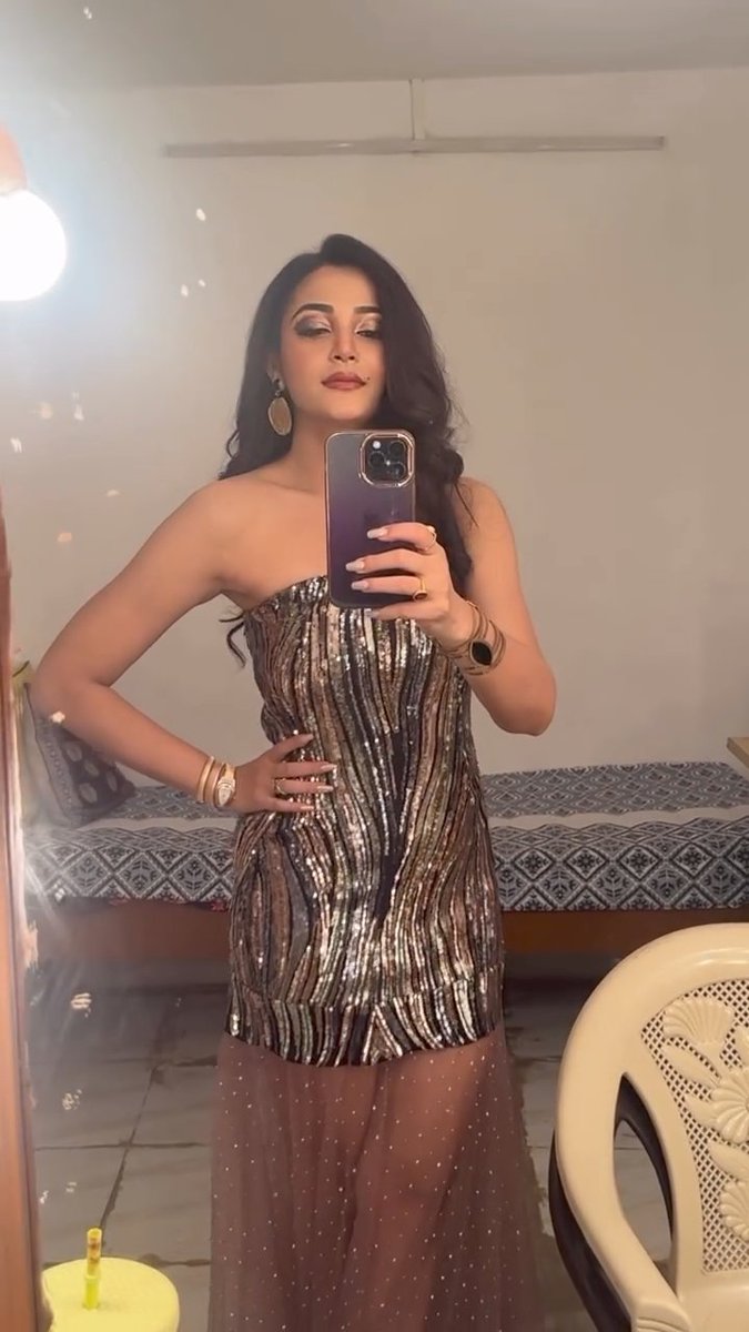 She's so hot 😭😭❤️
My patniiii♥️

#KaveriPriyam
#Ghumhaikisikepyaarmai