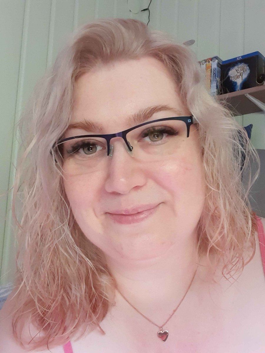 Hey ihr Lieben, ich wünsche euch einen schönen Samstag &amp; ein tolles Wochenende ❤️ ☀️

#twitch #varietystreamerin #smallstreamerin #TwitchDE #gaming #gamerin #twitchgirl #twitchgaming #twitchgirl #YouTube