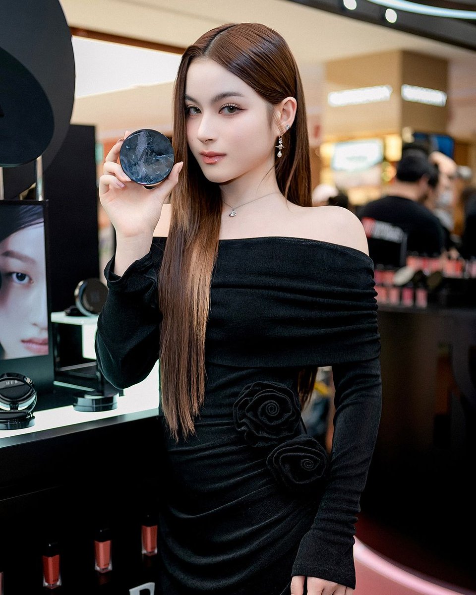 PrimHourly's tweet photo. PRETTIEST
#primiily
#HERAxPrim
#HERAThailand https://t.co/7QqavFXVCN