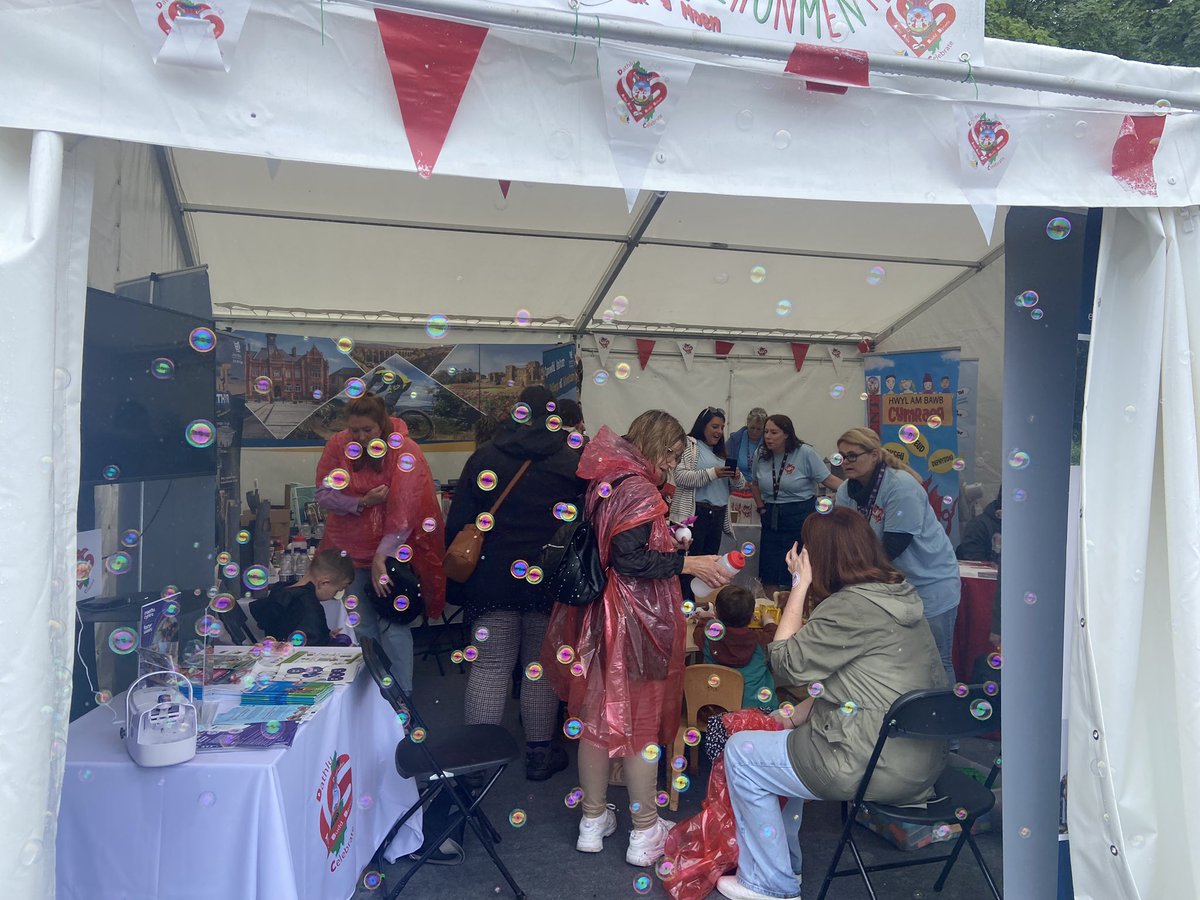 Dewch i weld ni ar stodyn 148-149 ar faes yr Eisteddfod. Dim ots am y glaw!!! Come and see us on stall 148-149- don’t worry about the rain! <a href="/shwmaeronment/">Shwmaeronment</a> <a href="/CollegeMerthyr/">Y Coleg Merthyr Tudful/The College Merthyr Tydfil</a> @MerthyrCBC