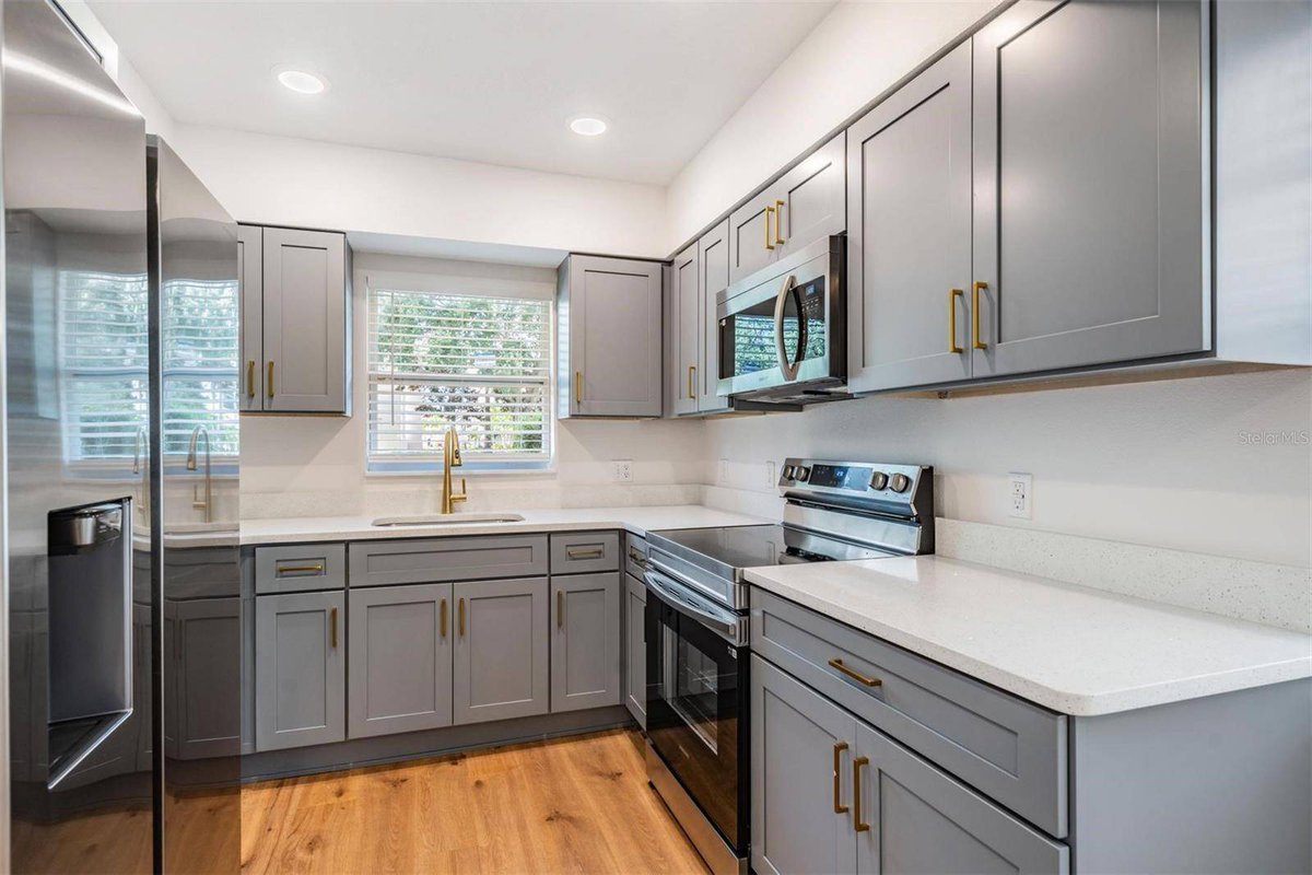 DuoBay's tweet photo. 🌟 Welcome to your dream home! 🌟 Nestled in the heart of Tampa, this beautifully remodeled home is ready for its new owners. Schedule your showing today! #TampaRealEstate #DreamHome #HomeForSale #LuxuryLiving #RemodeledHome #NewBeginnings
https://t.co/eTf44k1FSe https://t.co/xRwQTa8G59