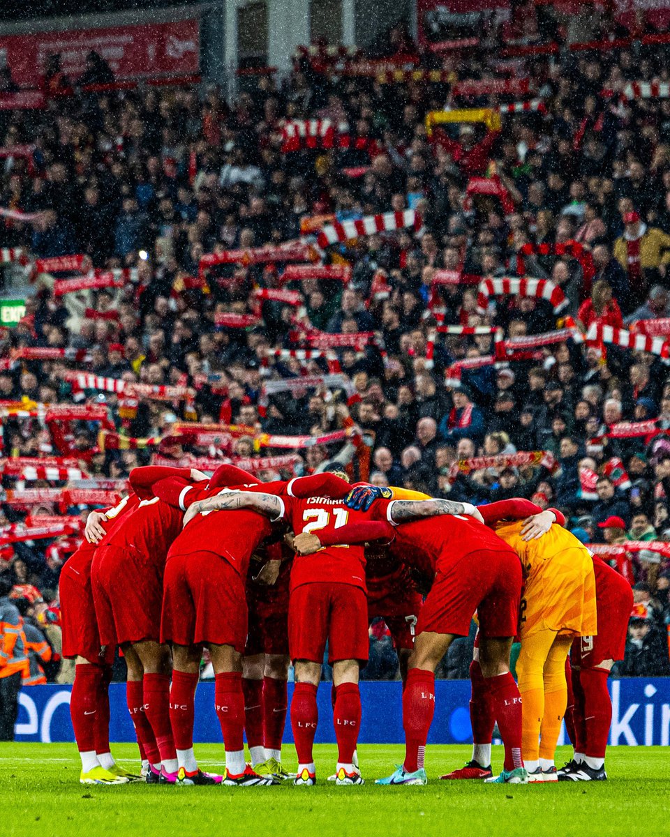 🚨OFICIAL: 

Liverpool ha sido nombrado el club número 1 más visto de la temporada pasada en Premier League con una audiencia global de 471 millones.

¡EL GIGANTE DE INGLATERRA!