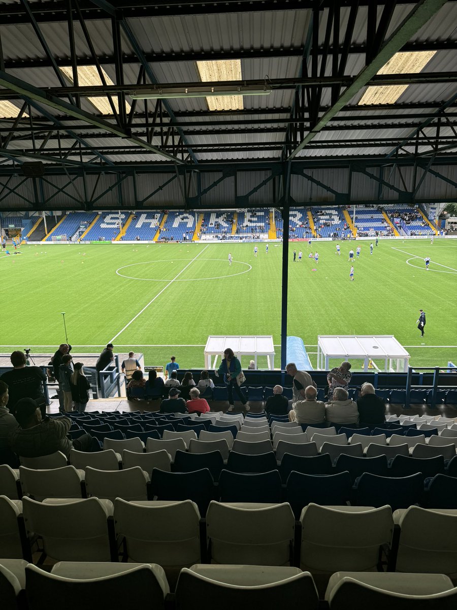 Jon_Sinker's tweet image. 📍 Bury, Lancashire
⚽️ @buryfcofficial Vs @IrlamFC 
🏆 @nwcfl 
🏟️ Gigg Lane  
🌡️ Sunny / 20.C

#footballscouting #oppositionanalysis #nonleague