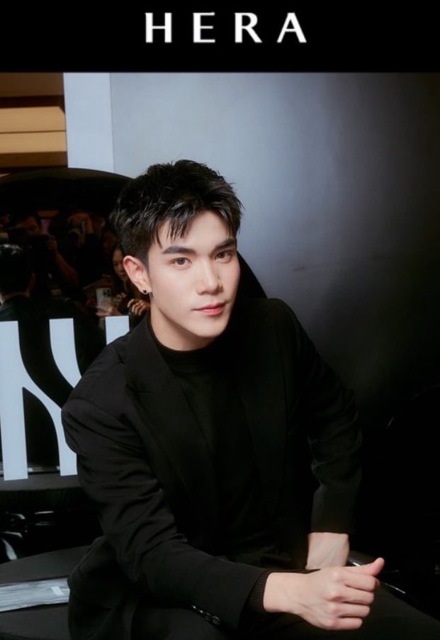chetwnpor's tweet photo. เริ่ดนะ55555555555 สนิทกันแล้วแน่เลย อยากเห็นร่วมงานกันอีกนะค้าบ
HERA OPENING WITH FOURTH
#HERAxFOURTH #FourthNattawat
#primiily #HERAxPrim https://t.co/OteX557RPV